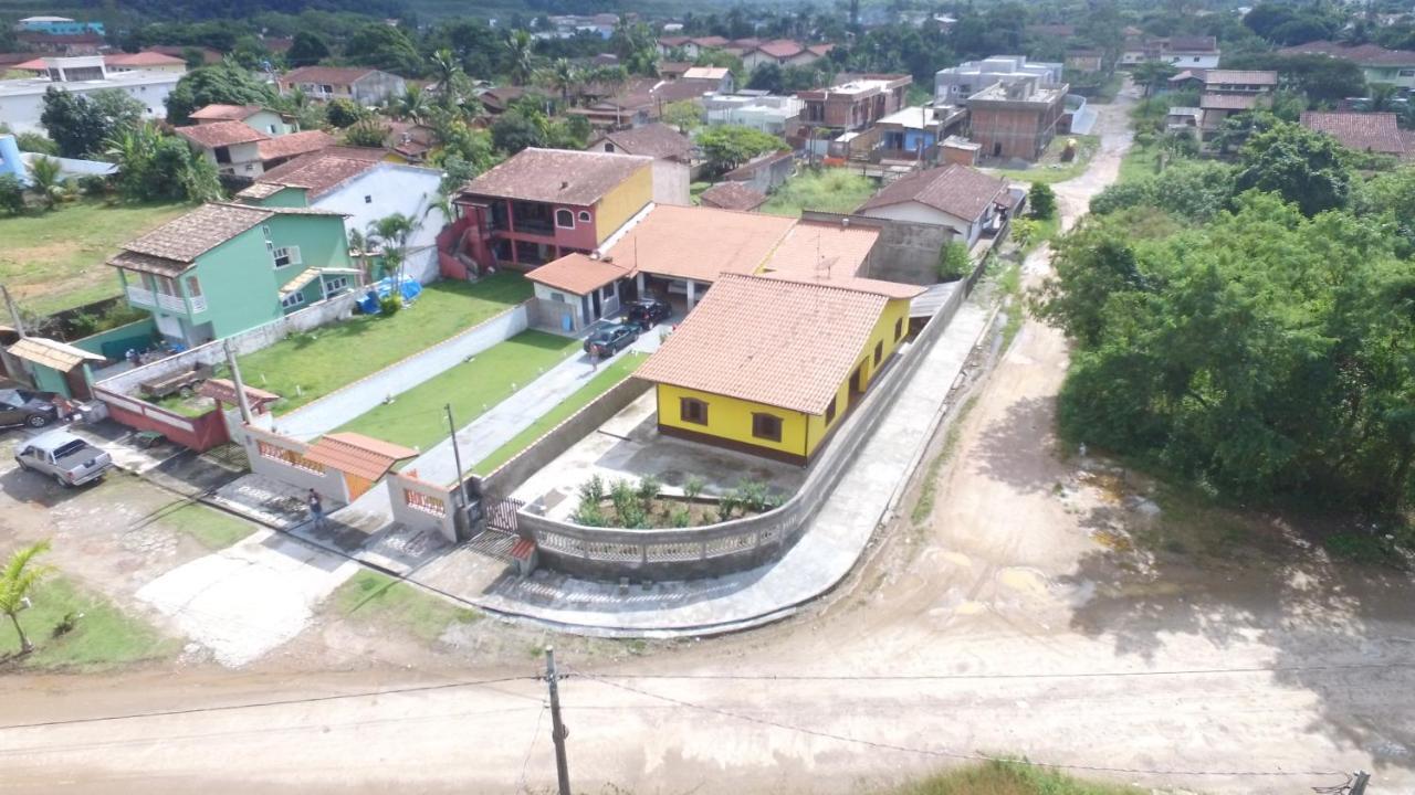 Casa de férias Casa Amarela De Maranduba 1 Ubatuba